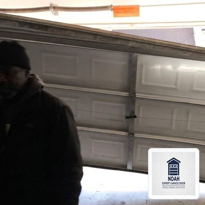 Noah Expert Garage Door in Katy, TX: Heavy-Duty Steel Section Strut & 11-Gauge Hinge Reinforcement - Katy, TX